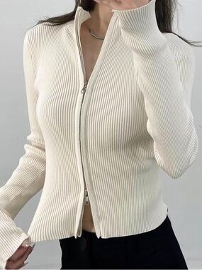 Brandy Melville Alana Sweater